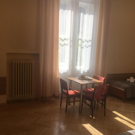Stary Dom Zdrojowy Hotel Криница-Здруй Екстериор снимка