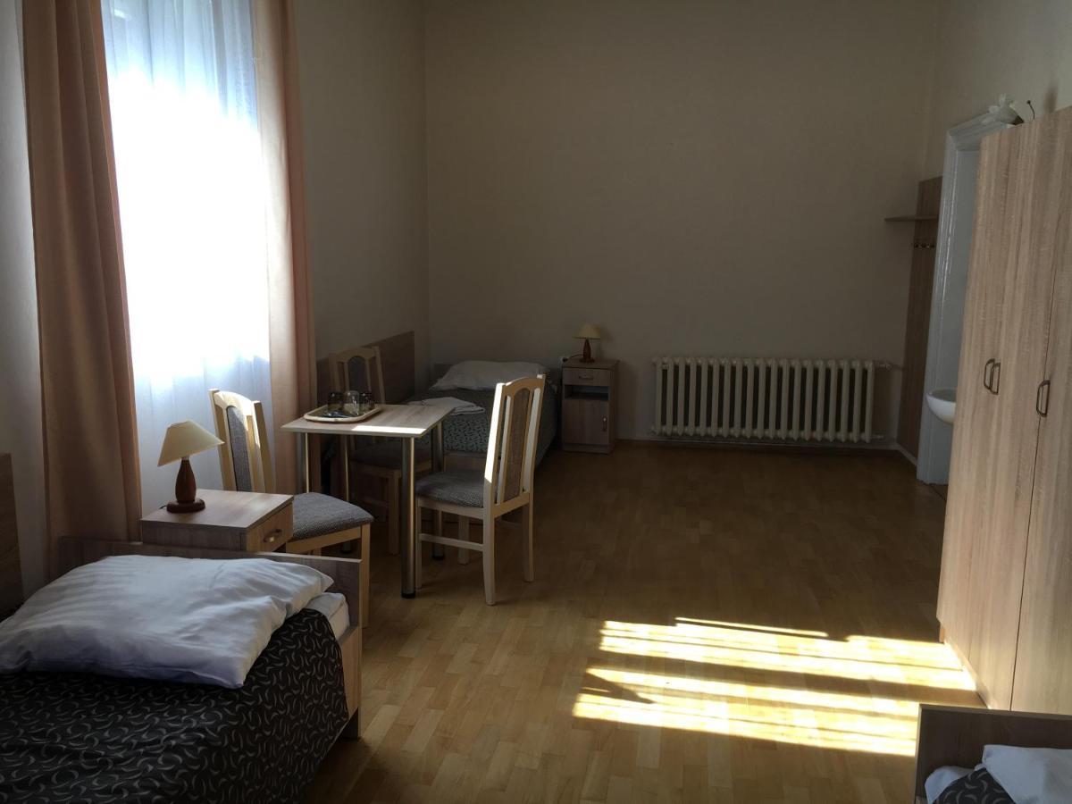 Stary Dom Zdrojowy Hotel Криница-Здруй Екстериор снимка