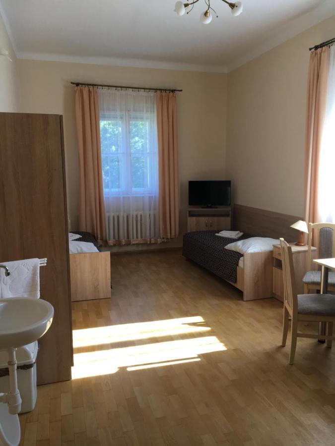 Stary Dom Zdrojowy Hotel Криница-Здруй Екстериор снимка