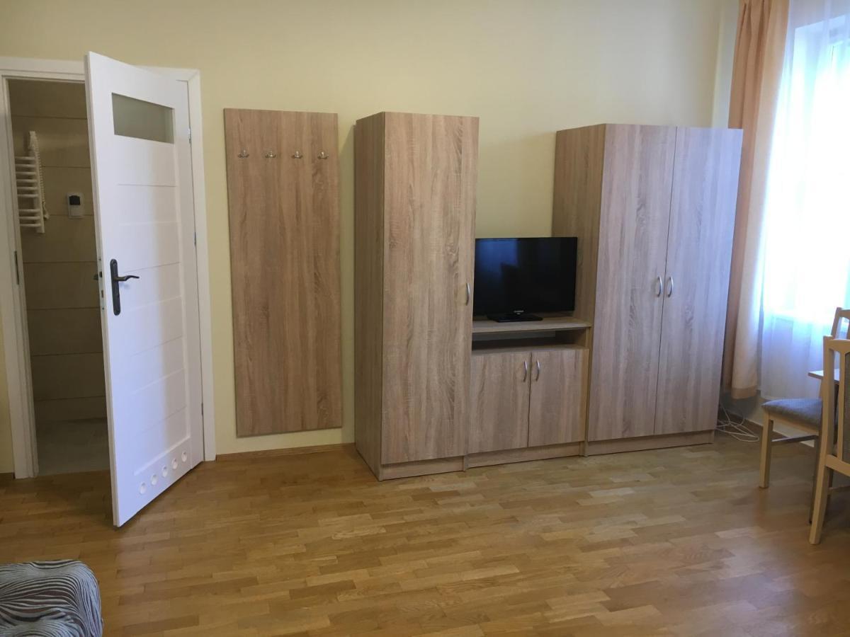 Stary Dom Zdrojowy Hotel Криница-Здруй Екстериор снимка