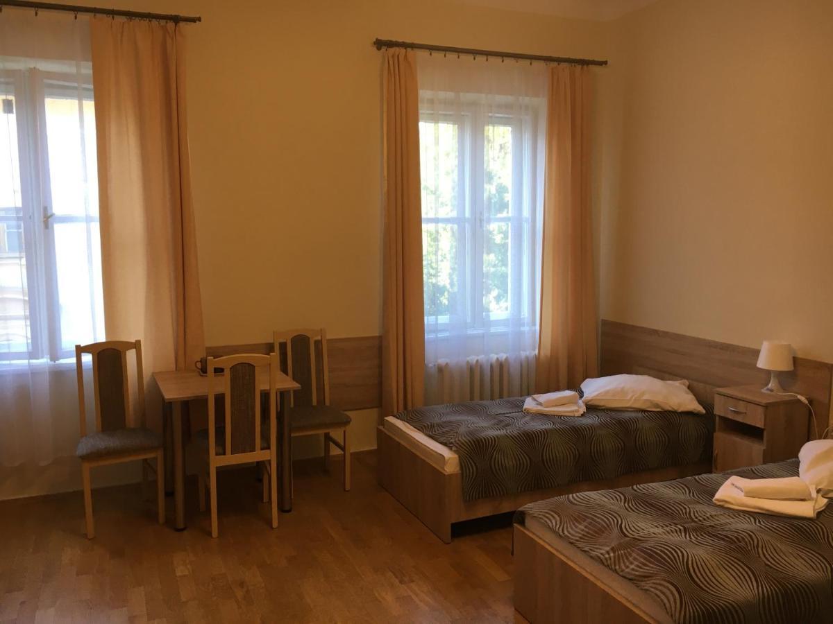 Stary Dom Zdrojowy Hotel Криница-Здруй Екстериор снимка