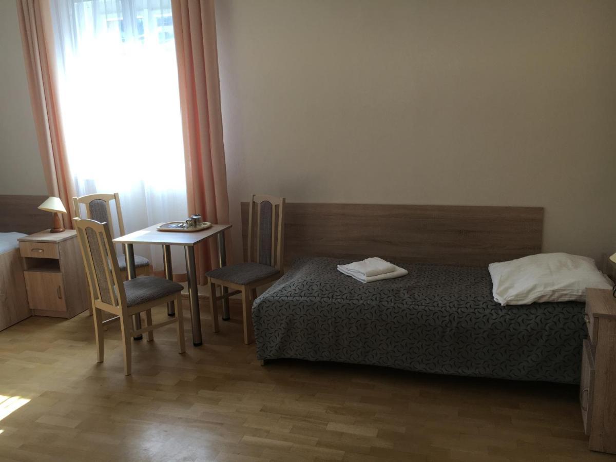Stary Dom Zdrojowy Hotel Криница-Здруй Екстериор снимка