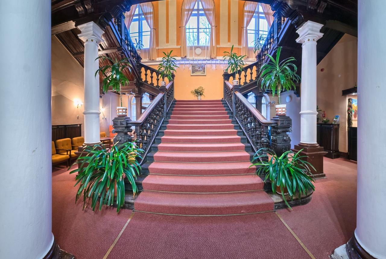 Stary Dom Zdrojowy Hotel Криница-Здруй Екстериор снимка