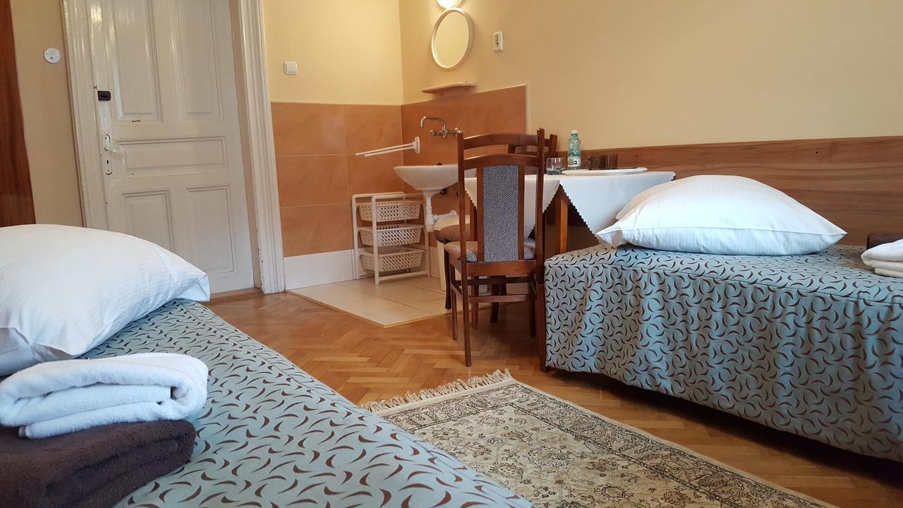 Stary Dom Zdrojowy Hotel Криница-Здруй Екстериор снимка