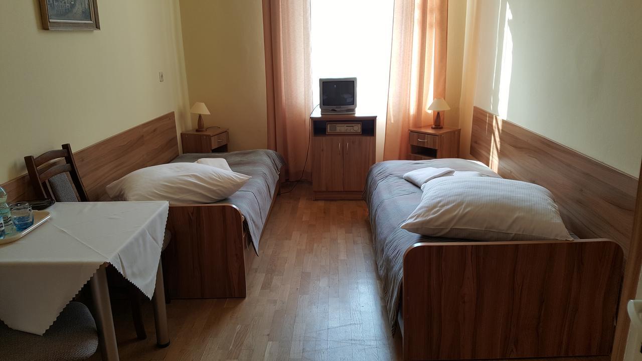 Stary Dom Zdrojowy Hotel Криница-Здруй Екстериор снимка