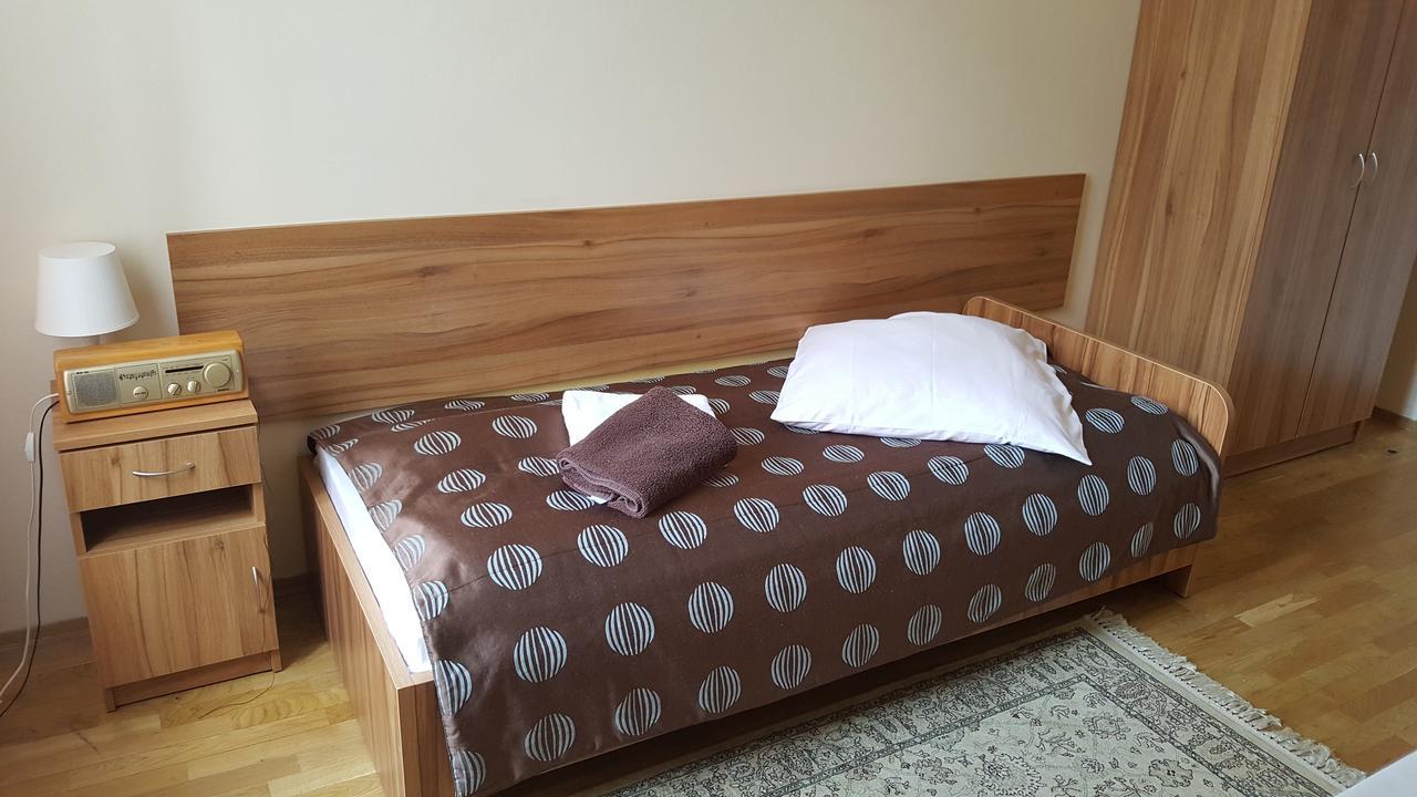 Stary Dom Zdrojowy Hotel Криница-Здруй Екстериор снимка