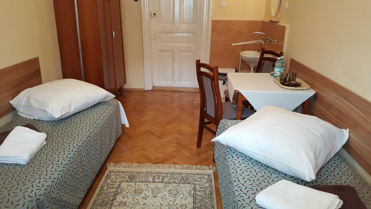 Stary Dom Zdrojowy Hotel Криница-Здруй Екстериор снимка