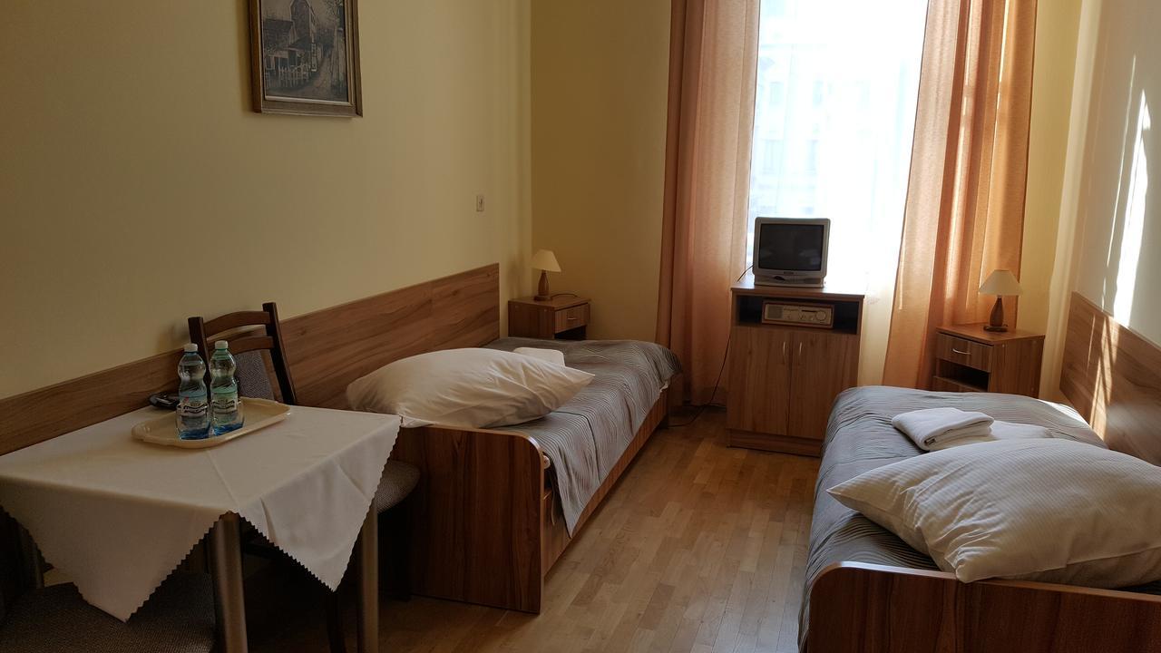Stary Dom Zdrojowy Hotel Криница-Здруй Екстериор снимка