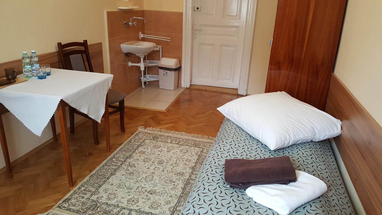 Stary Dom Zdrojowy Hotel Криница-Здруй Екстериор снимка