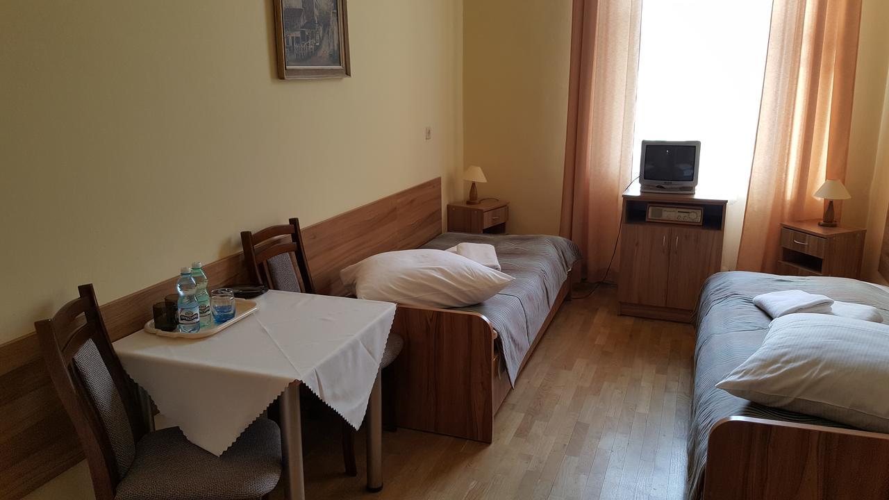 Stary Dom Zdrojowy Hotel Криница-Здруй Екстериор снимка
