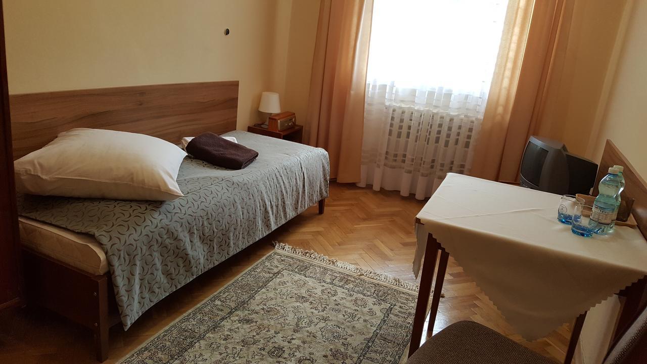 Stary Dom Zdrojowy Hotel Криница-Здруй Екстериор снимка