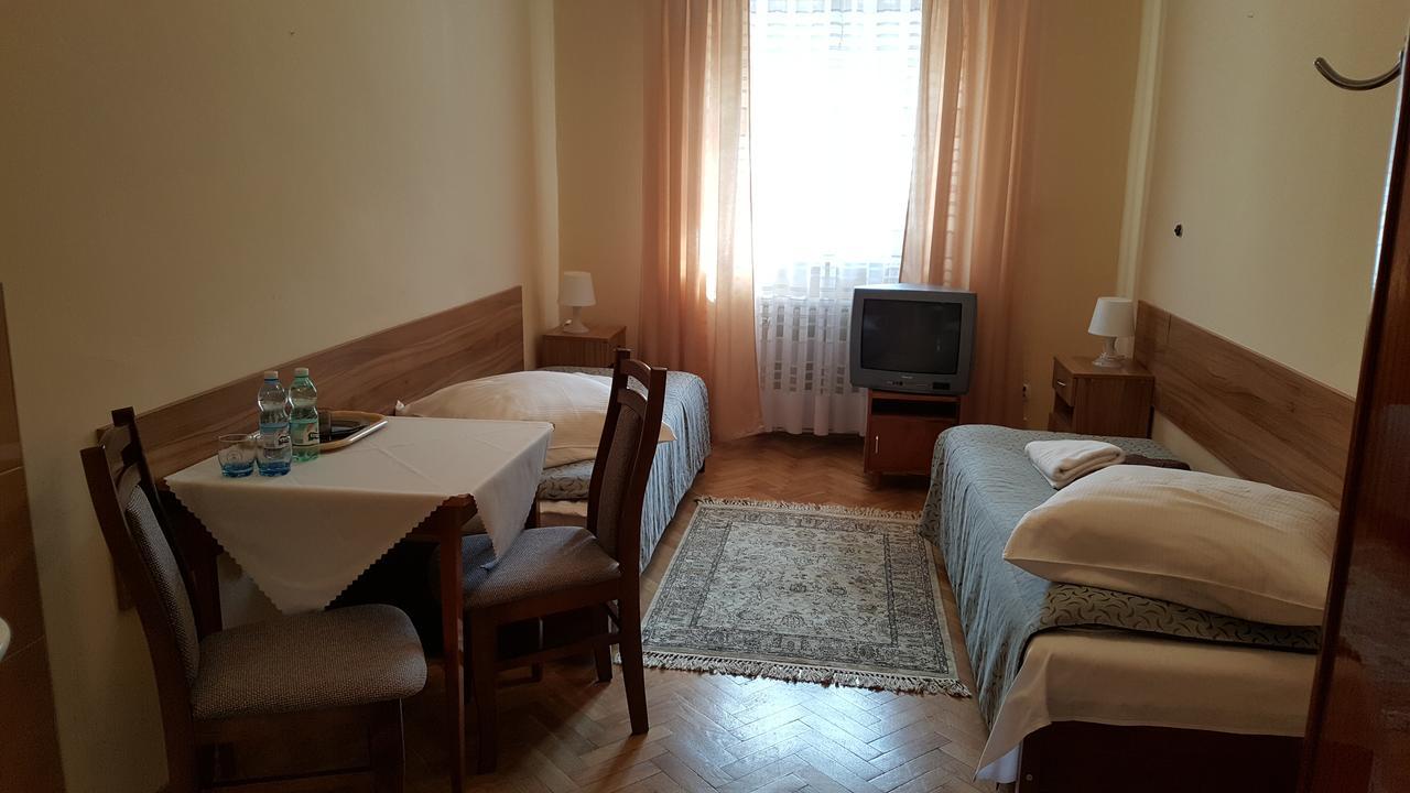 Stary Dom Zdrojowy Hotel Криница-Здруй Екстериор снимка