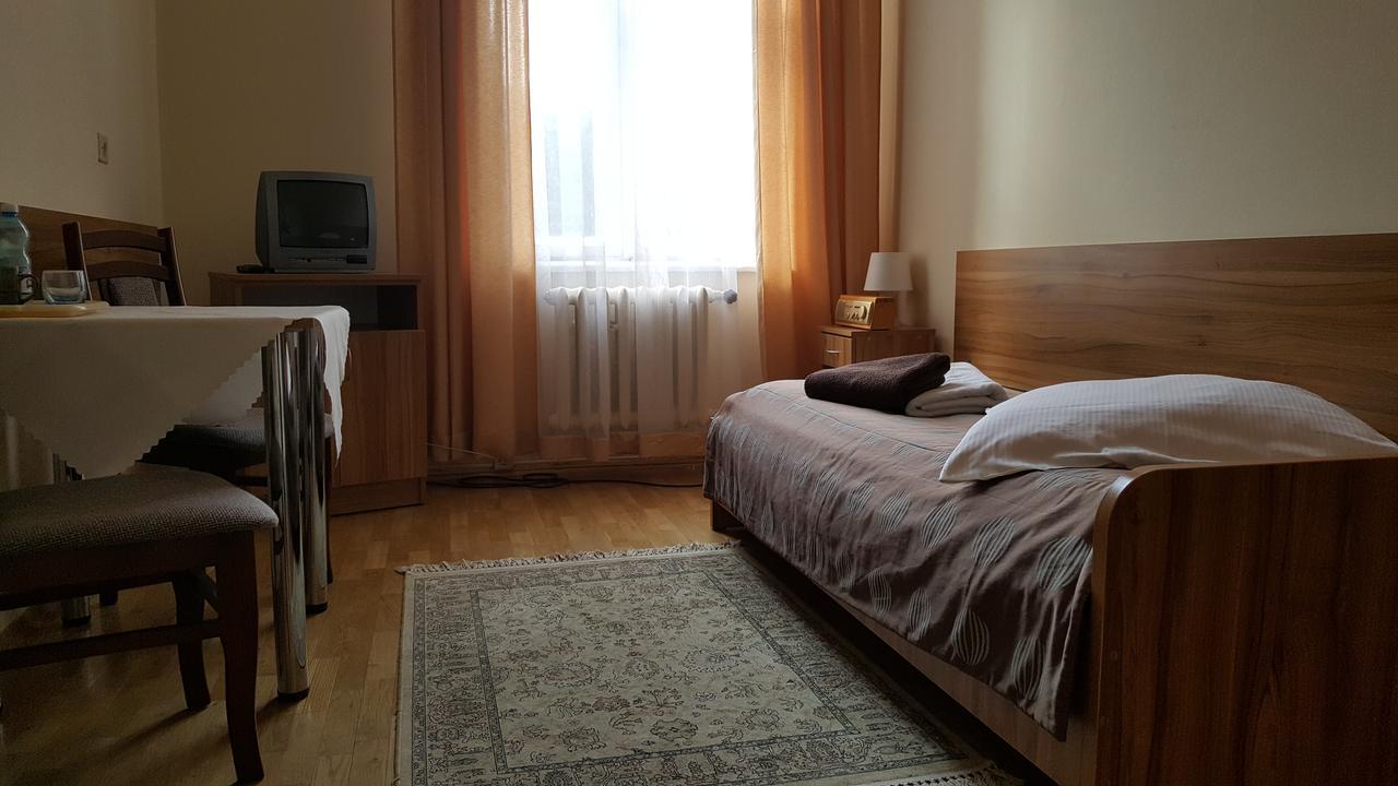 Stary Dom Zdrojowy Hotel Криница-Здруй Екстериор снимка