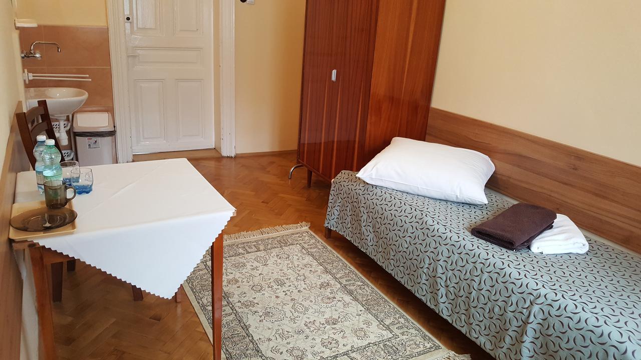 Stary Dom Zdrojowy Hotel Криница-Здруй Екстериор снимка