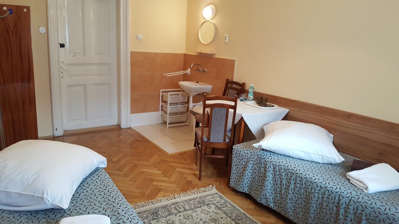 Stary Dom Zdrojowy Hotel Криница-Здруй Екстериор снимка