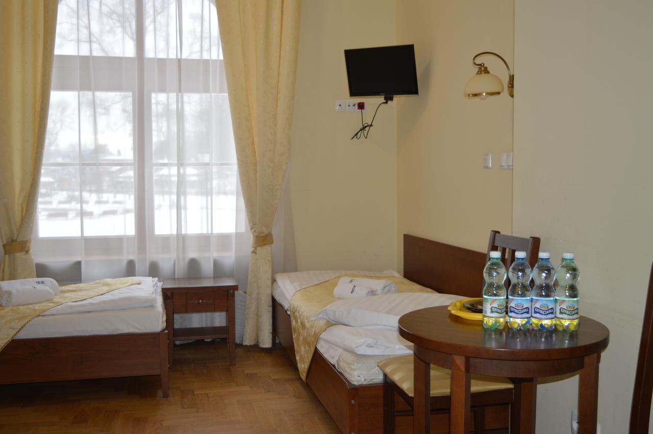 Stary Dom Zdrojowy Hotel Криница-Здруй Екстериор снимка